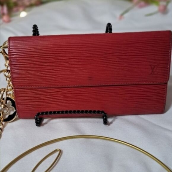 Louis Vuitton Porte-Monnaie EPI Tresor Wallet - Picture 2 of 15